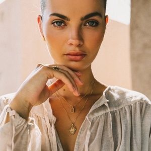 🌙✨ Kirstin Ash Petite Arch Pendant